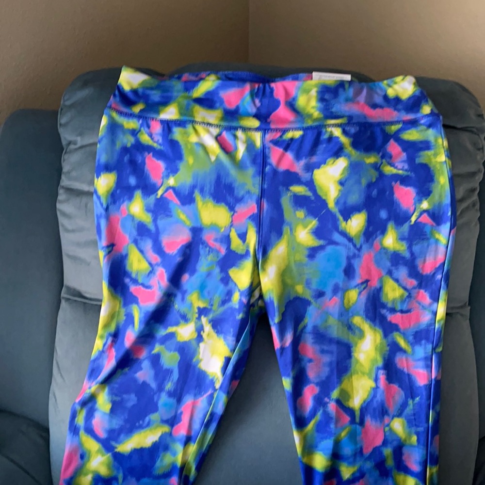 City Streets athletic Capri leggings